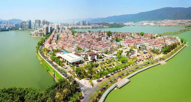 出头村人居环境得到较大改善.西江日报记者 梁小明摄