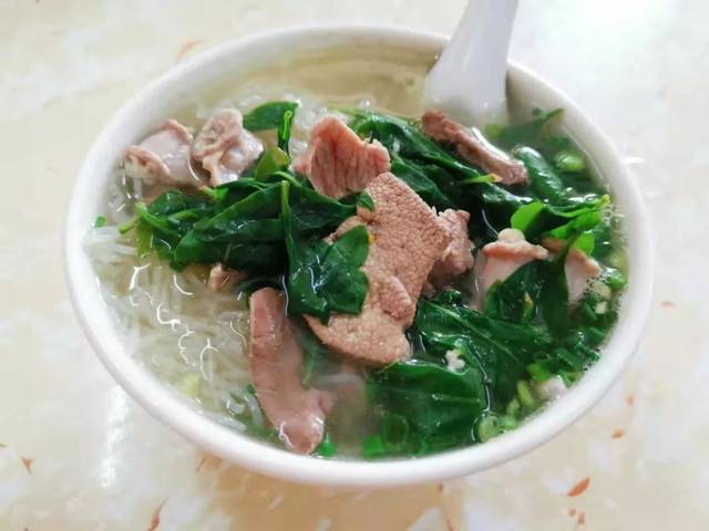 汇集了 十六个乡镇的所有美食 就拿早餐中的"粉"来举例 有高潭汤粉,安