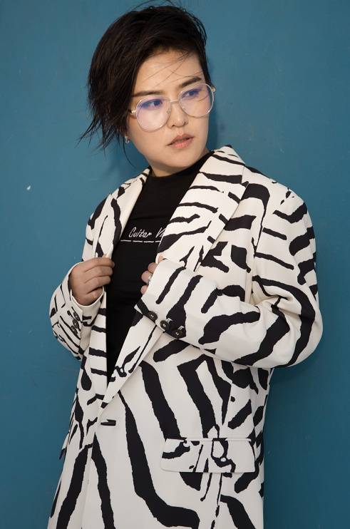 人气歌手潘倩倩写真照曝光看到她的真实颜值女网友我心动了