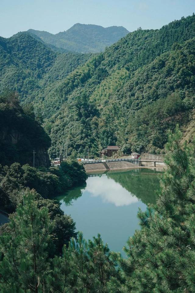 玩高空漂流,走人气网红玻璃天桥,在桐庐珊瑚岭过一个乡村的别样夏天