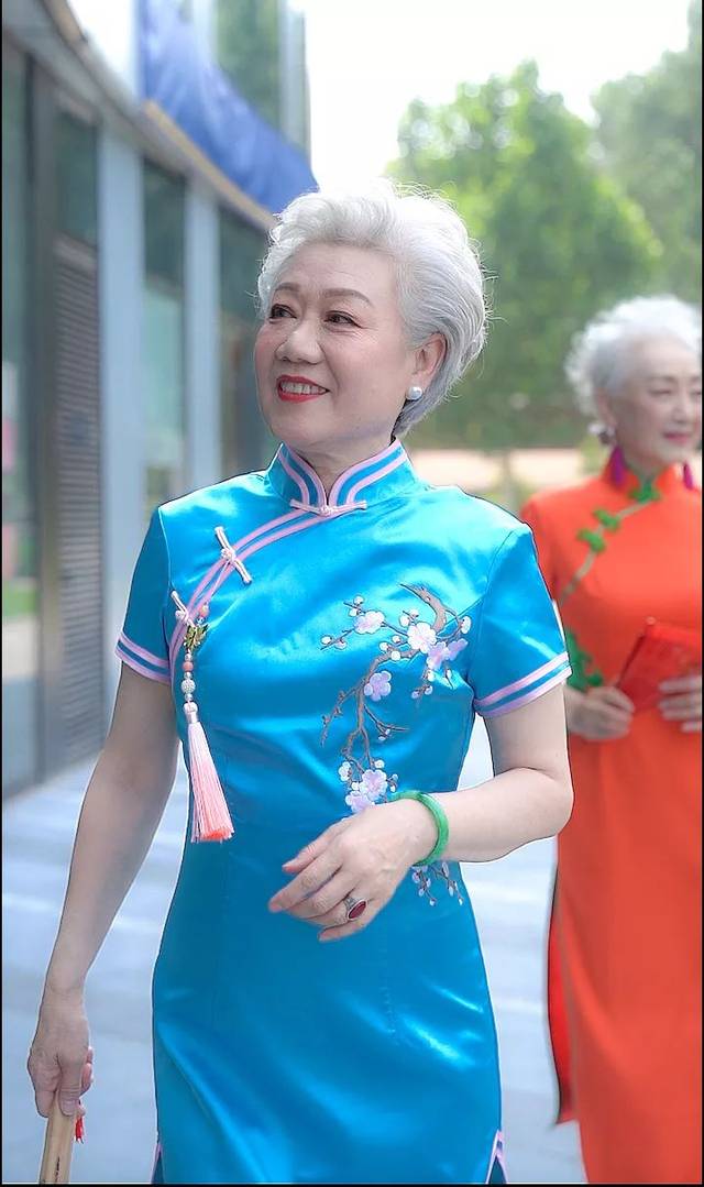 中国最美奶奶团图片