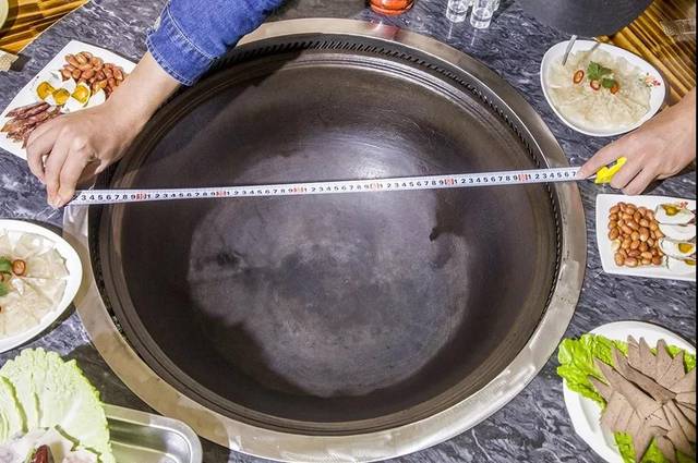 铁锅炖大鱼 火炕 二人转,瞬间让你穿越到东北,登封人必须体验一下!