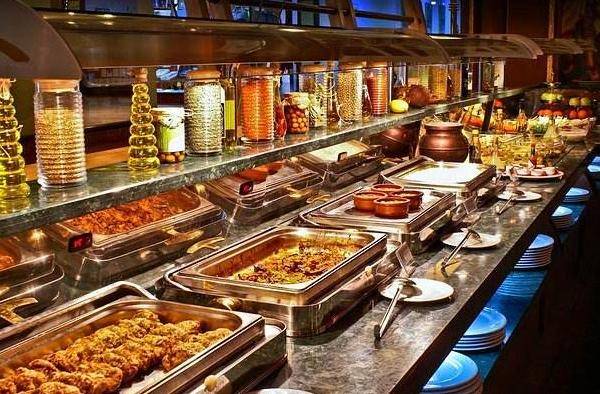 韩国游客来中国自助餐厅,一东西吃断货,老板:白干了