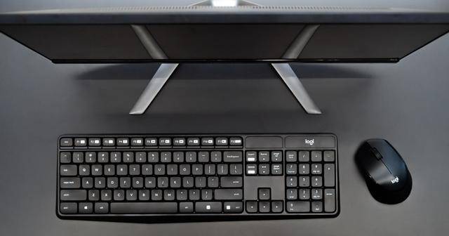 mk315的包装内包含了键鼠套装本体——型号为k235的键盘与m330c的鼠标