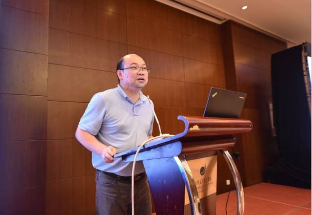 会上,上海体育学院运动与健康产业协同创新中心常务副主任黄海燕作题