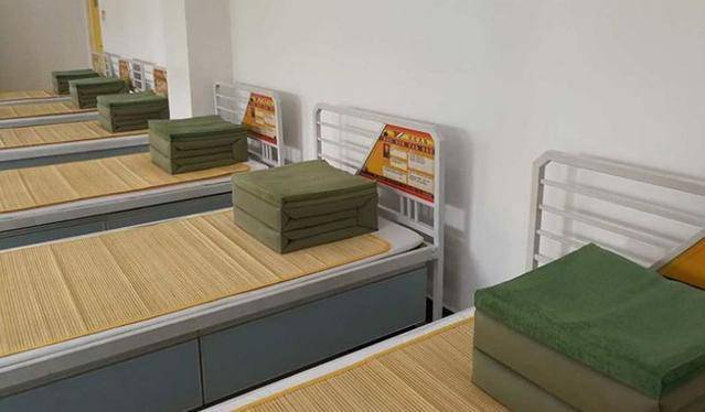 军队宿舍文化大比拼,美日印各具特色,中国解放军什么最出名?