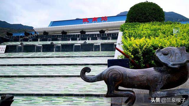 站前阶州广场已成为集商贸流通,信息服务,物流集散,休闲娱乐,餐饮住宿