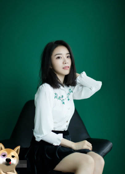 lpl女解说余霜上综艺被阿姨梗玩懵管泽元教的不到位