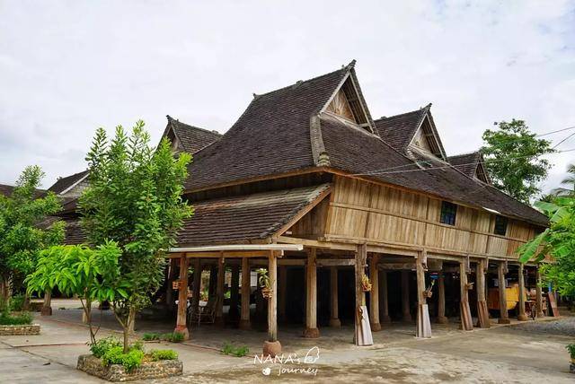 云南边境傣族风情园,不仅有民族风情,还能体验到泼水节的激情