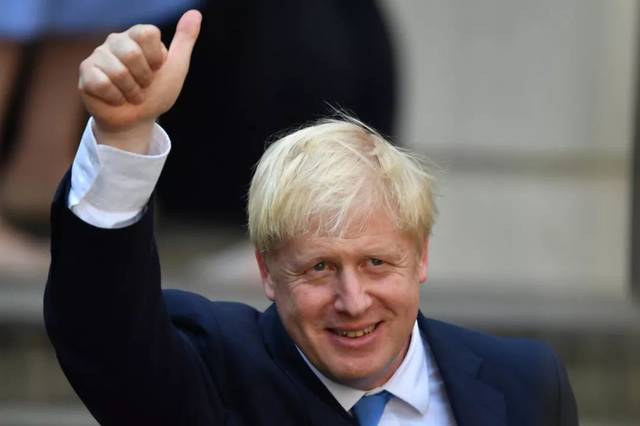 英国新首相定了牛津高材生英版川普表情包之王他的人生太与众不同