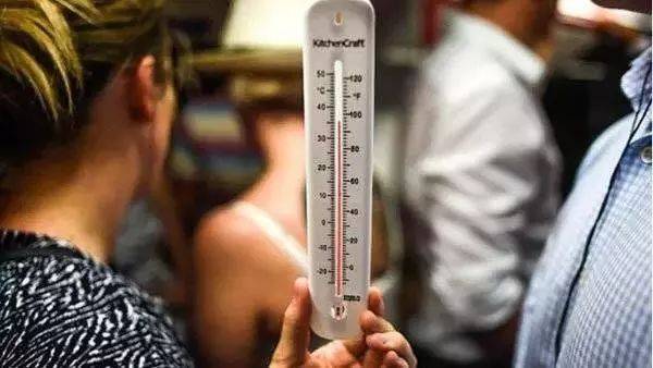 伦敦地铁2020年才覆盖4G信号!市民炸锅:先