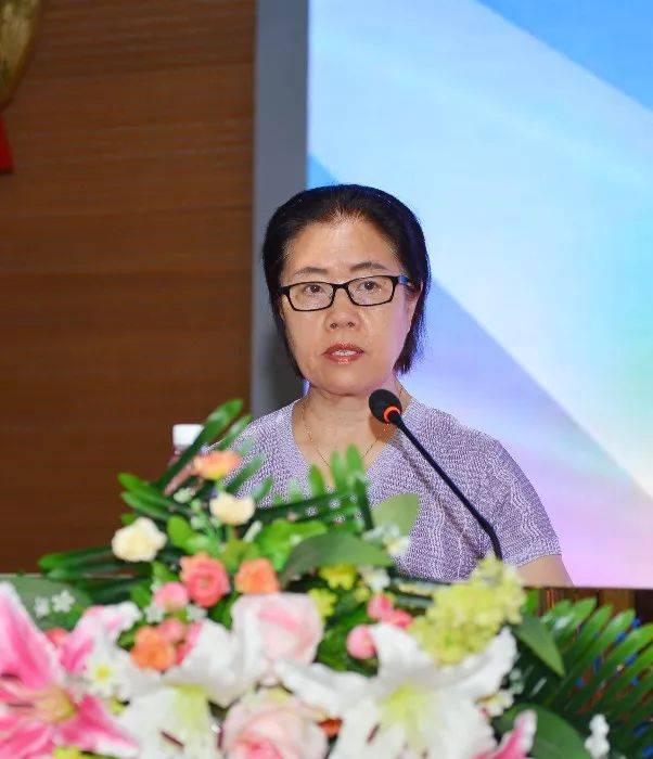 省护理学会理事长李武平致开幕词  共有来自西安,宝