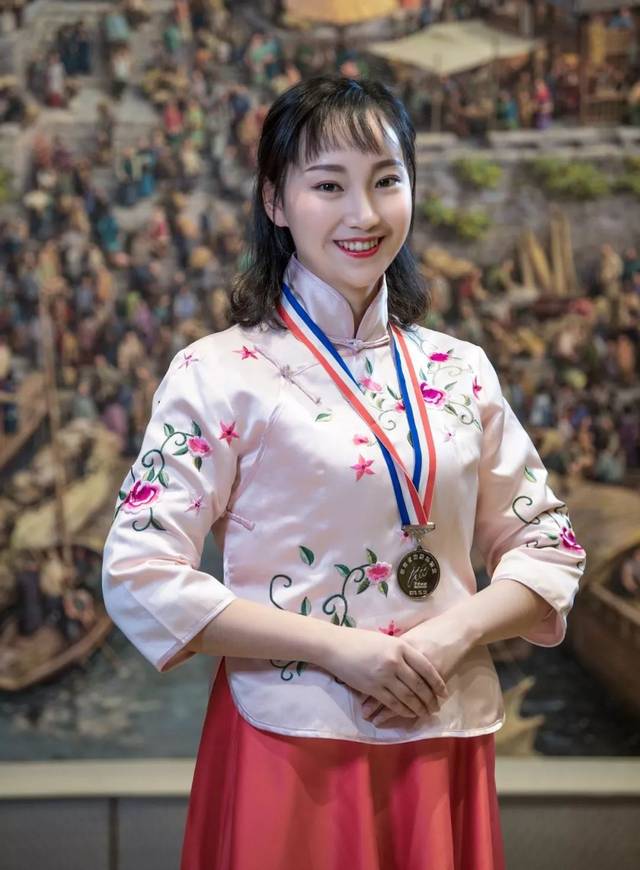 洪江这位美女导游火了