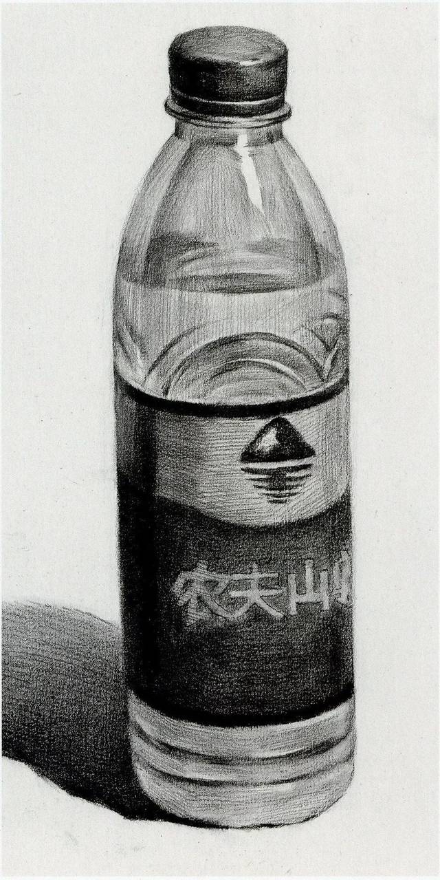 素描矿泉水瓶子图片