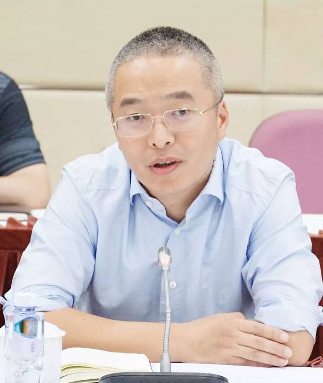 近日,市政府参事蔡建国,季平,许佩琴,杨洁勉等一行到青浦区调研长三角