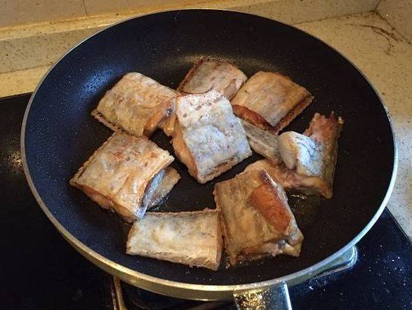 带鱼刺少营养价值高,非常适合老人和小孩,但是太腥怎么办?