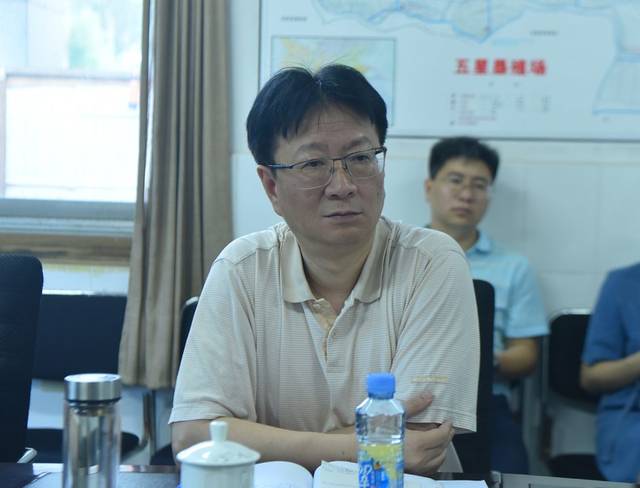 多角度多方面多元素黄俊调研高新区公路建设情况