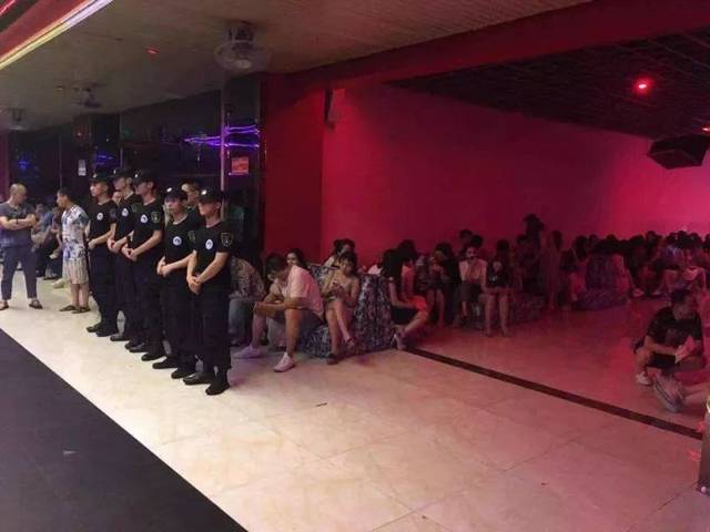深夜大批警力涌入常州美丽华舞厅百乐门舞厅