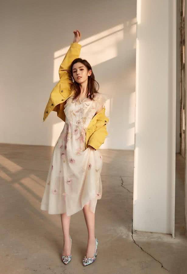 传言超越迪丽热巴的新疆小鲜花哈妮克孜,晒最新美照,引网友嘲讽