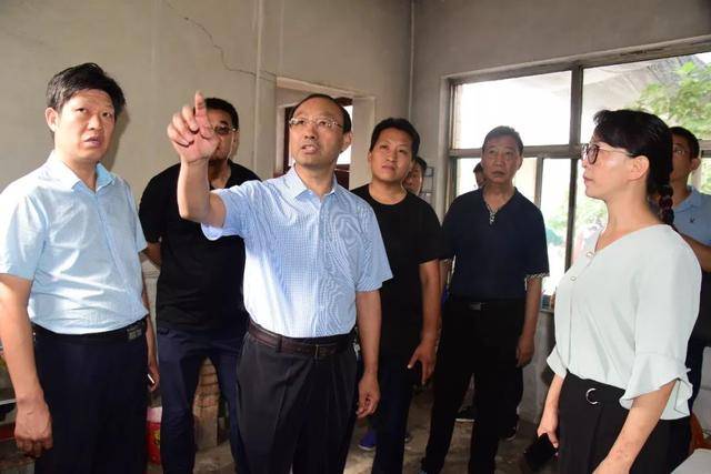 生态环境保护监察专员武玉祥带领检查组成员深入到尧都区乔李镇王村