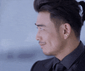 萝莉主播惨变大妈，为啥中国直男总是被骗？_乔碧