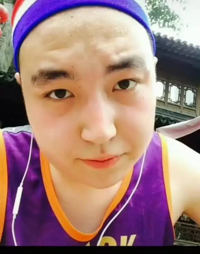 的他曾经在发胖的道路上一路狂奔