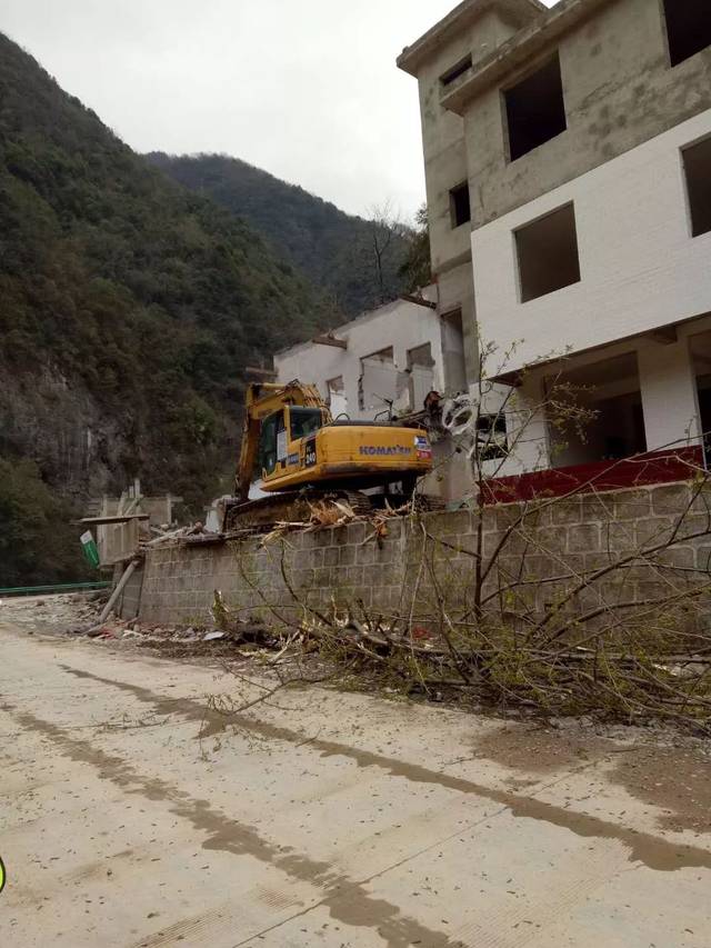 交通镇巴全力支持高速公路建设