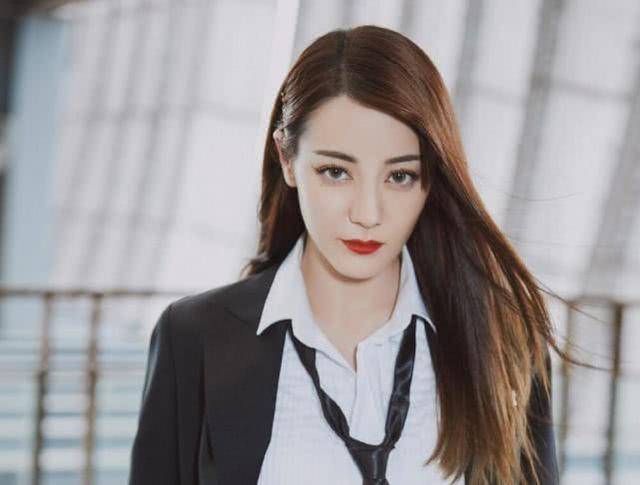 迪丽热巴八月行程出炉,仅有七天工作时间,综艺