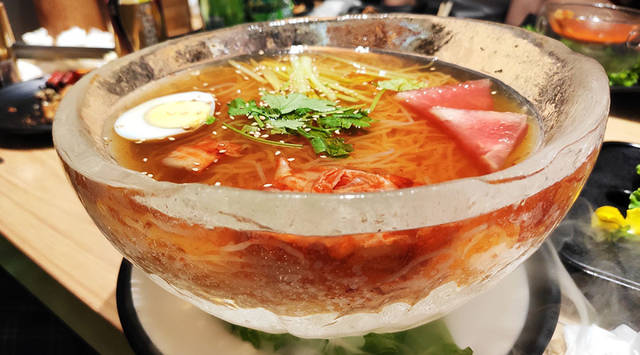 没花钱吃的冰碗大冷面!还摸到了圆鼓鼓的河豚鱼!开森!