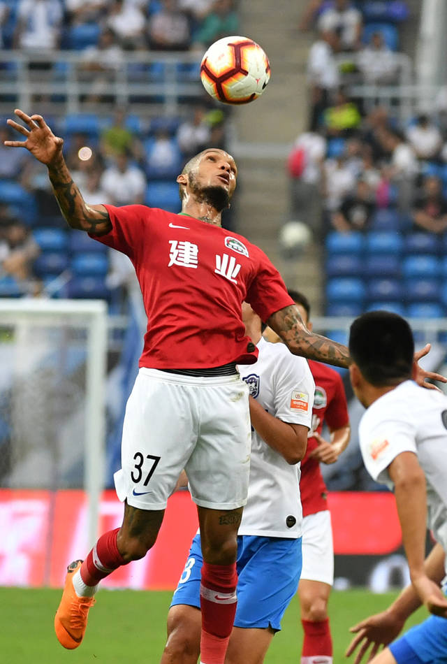 足球——中超:天津泰达对阵河南建业