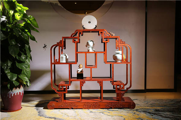 不同材质的红木拱门博古架最新介绍,装饰客厅必不可少的一件家具