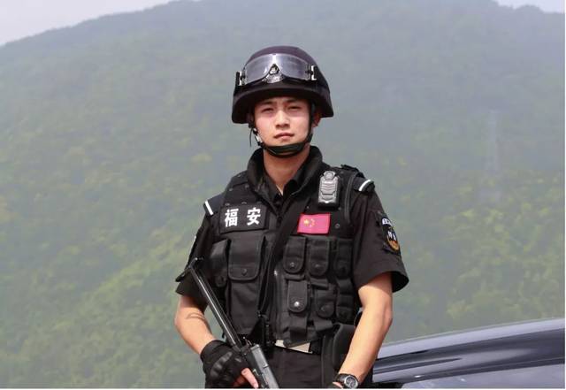 刑警为什么不能穿警服图片