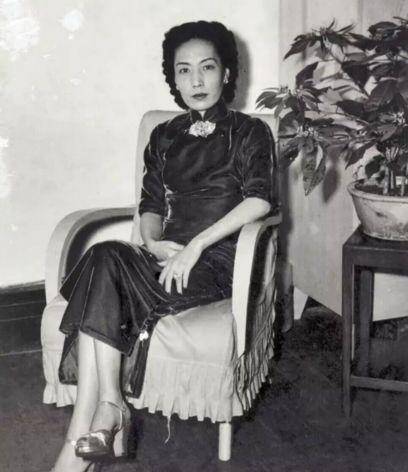 她是民国一代名伶,19岁嫁给梅兰芳,杜月笙也对她念念不忘