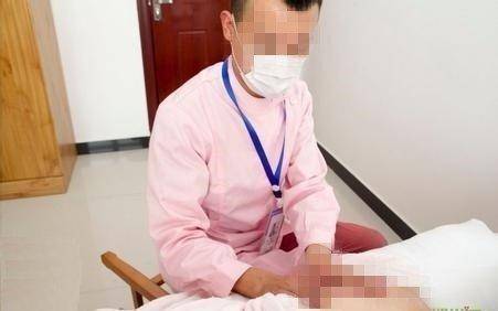 女子坐月子请男催乳师 丈夫发现后难以接受