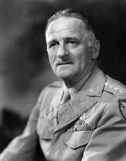 二战期间在日本广岛投下第一颗原子弹的美国飞行员保罗61蒂贝茨但是