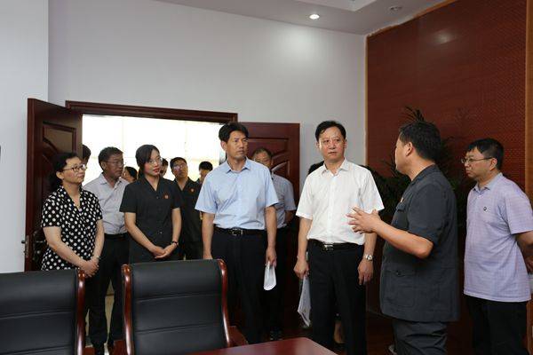 国务院发展研究中心金融所吴振宇一行到杜集区法院调研