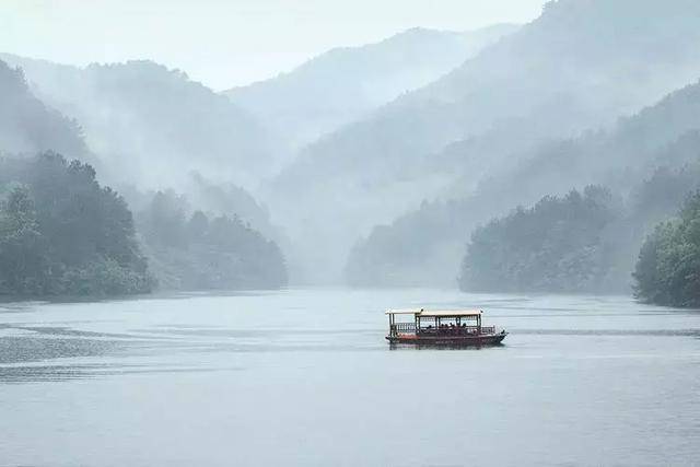 小舟從此逝江海寄餘生才是古人最浪漫的旅行