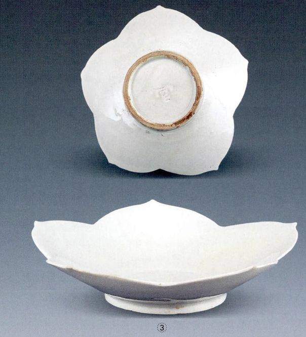 西安火烧壁窖藏" 官" 字款唐代白瓷赏析