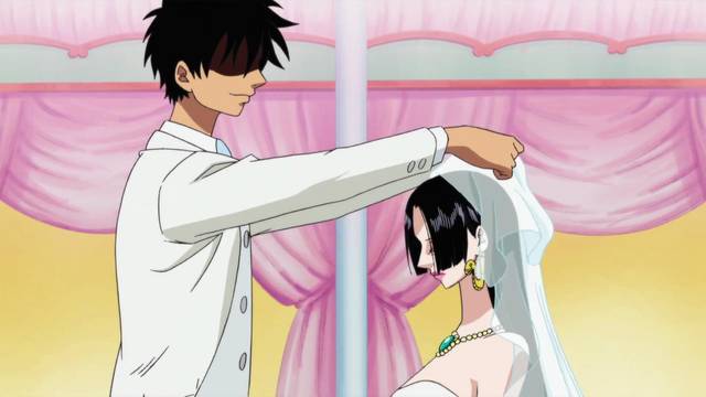 即便是这样,女帝也在心中幻想出一万种和路飞结婚的场面,脑洞之大不得