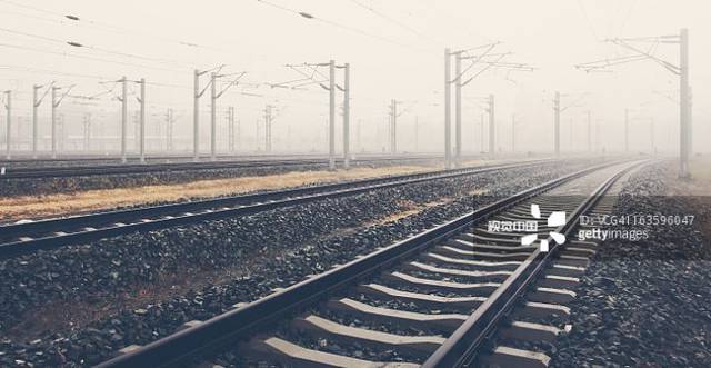 在唐山既有"四纵七横"(四纵:迁曹,唐呼,唐遵,卑水铁路;七横