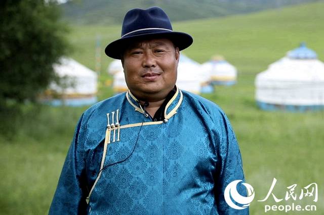 内蒙古牧民洪格尔巴特尔的"生态致富路"