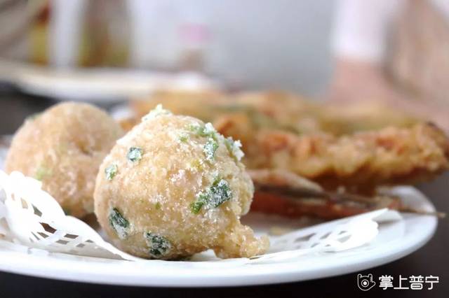 这家埔田酥肉究竟有多好吃?竟排队堵到了门口!