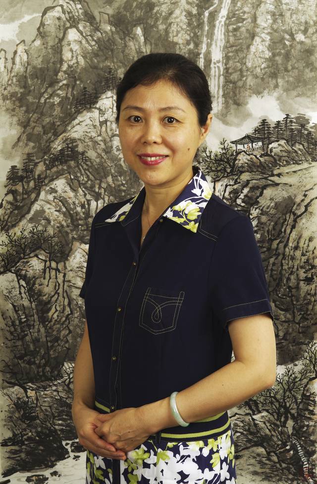 中国文化建设者—著名画家陈莉向祖国七十华诞献礼_手机搜狐网