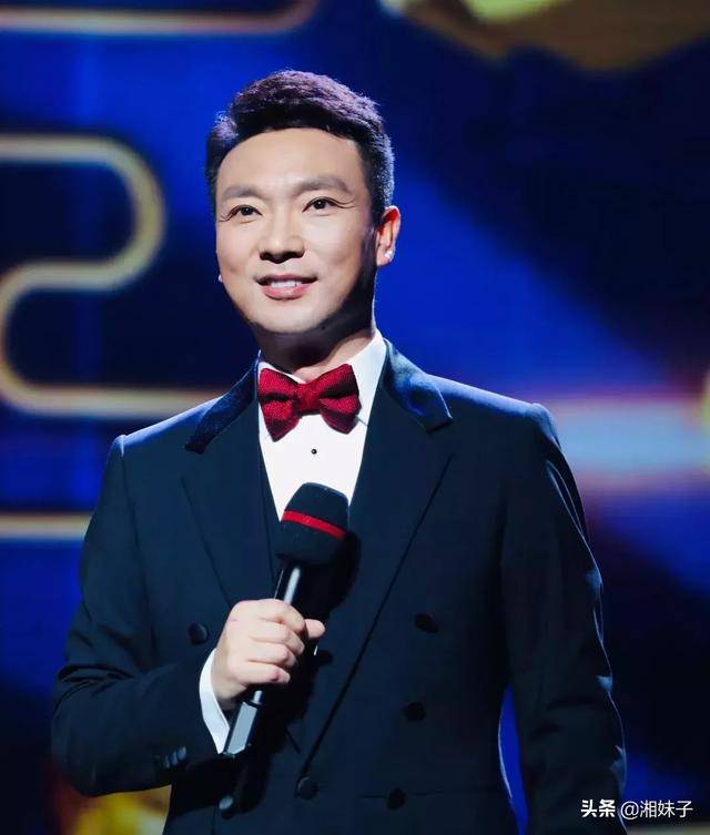 跟央视主持人康辉一起聆听家国故事!家国情怀