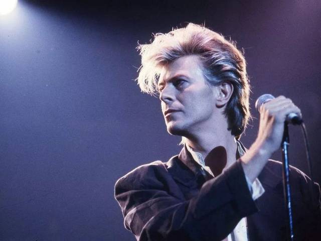 一代摇滚传奇:大卫·鲍威,永远不灭的闪电