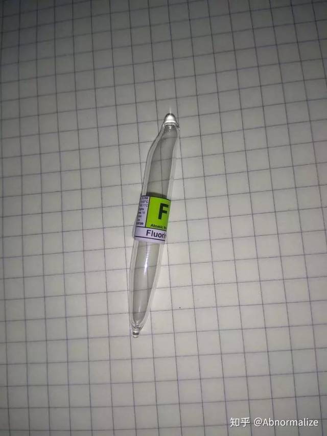 微距铍晶 玻封单质硼 玻璃碳 氮气在等离子球下发光 氧气在等离子球