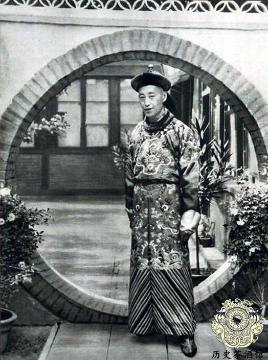 原创真实的清末太监老照片:和正常男人不同,这点区别一眼就能看出来
