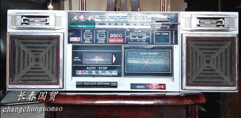 还记得当年拍广告走红的燕舞小子吗?32年后