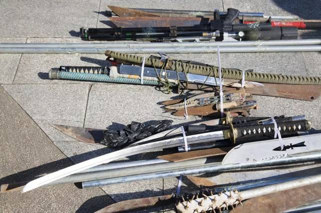 手枪,弓弩,砍刀……毕节今天这场面大了!