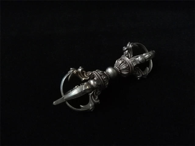 五股金刚杵和九股金刚杵的区别